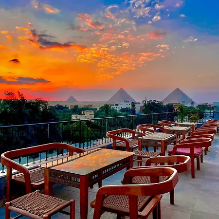 Almas Pyramids View Hotel
